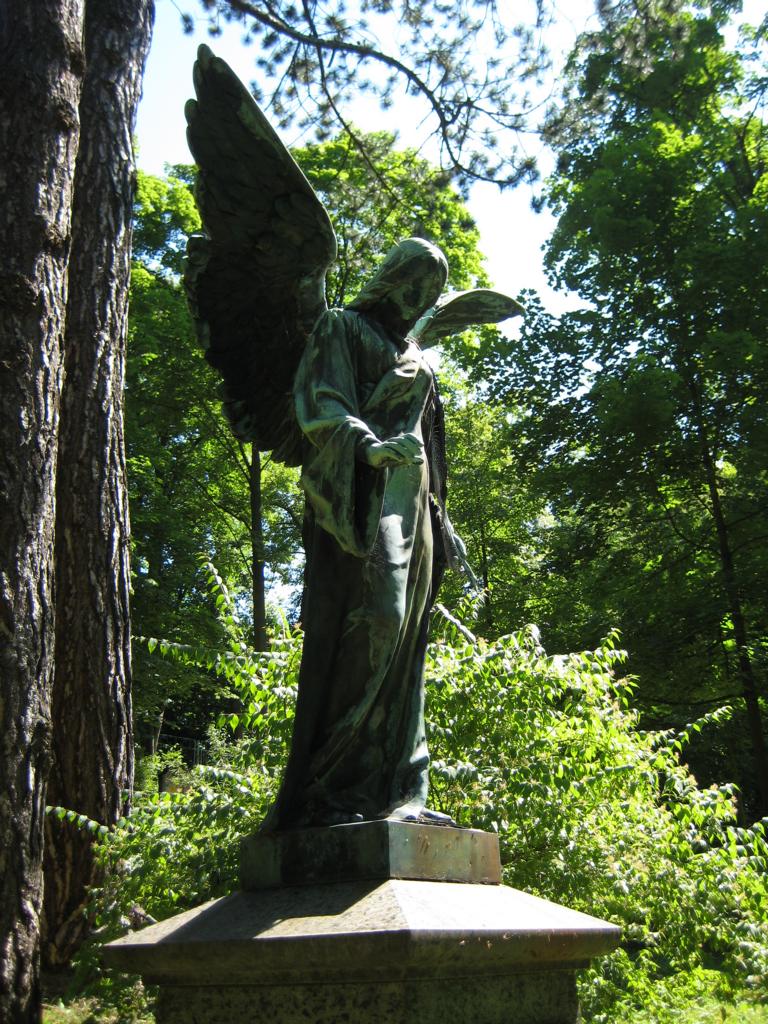 Engel auf dem Meininger Parkfriedhof